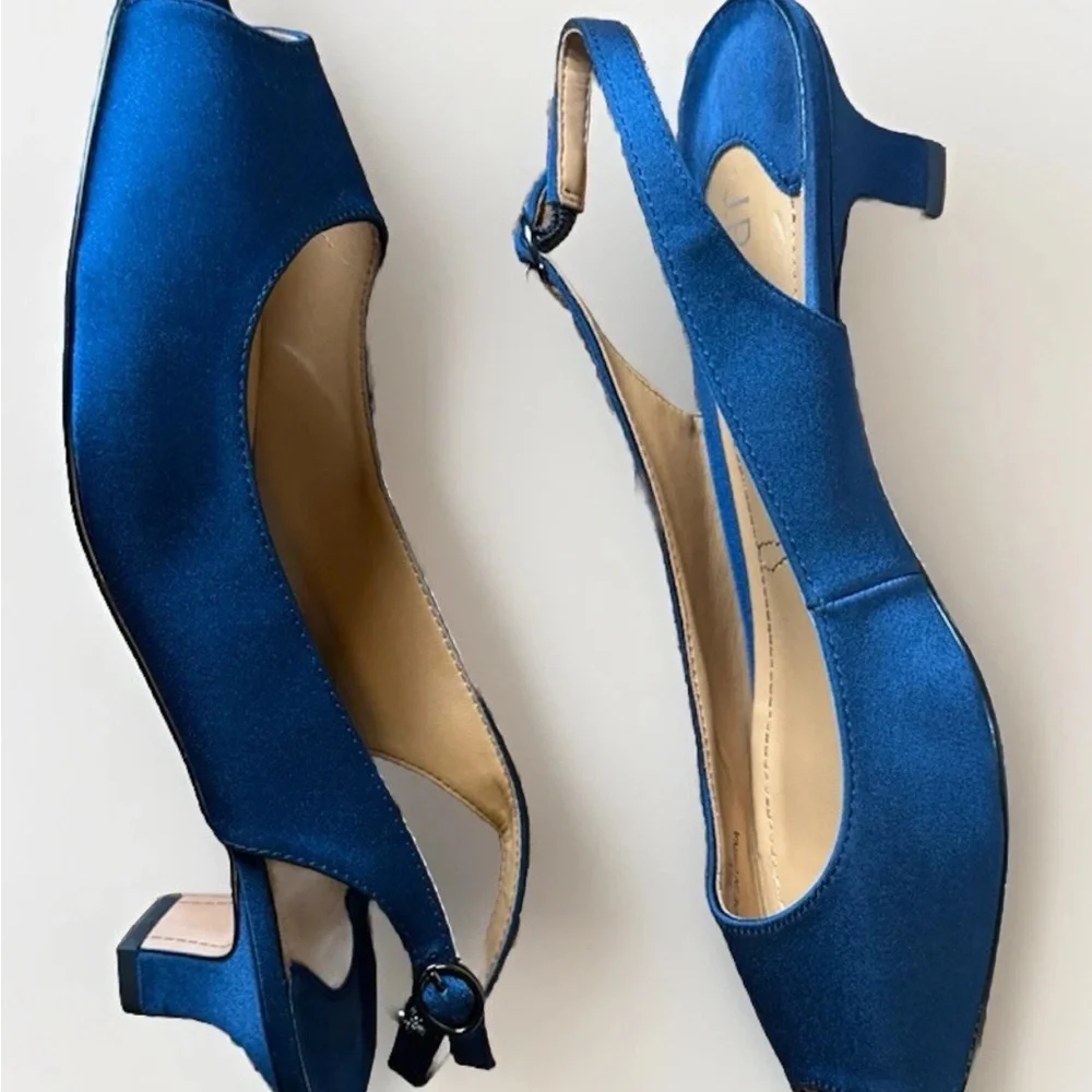 (9.5) J.Renee Elegant Slingback Dark Blue Peep-Toe Heels